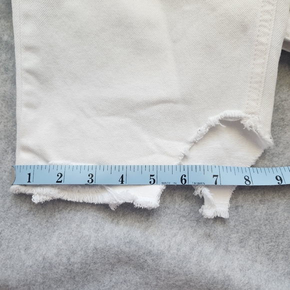 We the Free People Women Tapered Baggy Jeans White Sz 30 Distressed Hi-Rise NWT - Picture 11 of 12